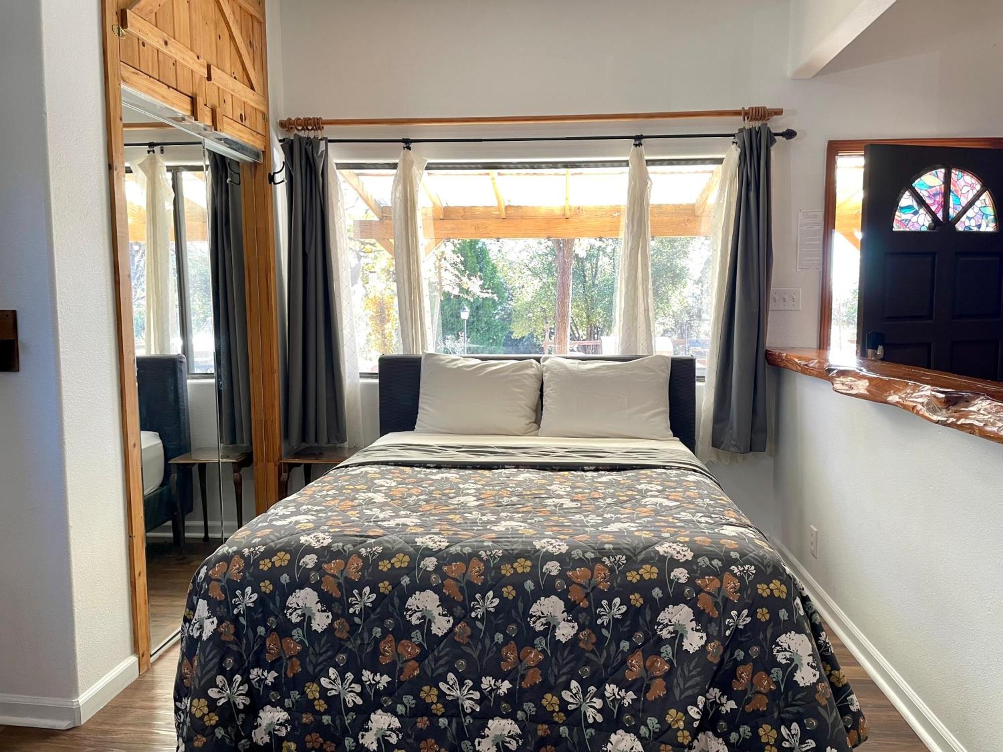 Sierra Mountain Lodge - Vacation Rentals - Yosemite 阿赫瓦尼 外观 照片